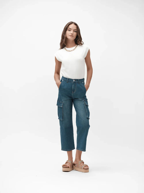 T-Shirt Smanicata Con Bottoni Oro