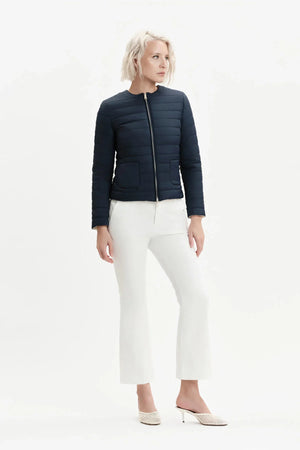 Pantaloni donna White Wise bianchi a zampa in rasatello elasticizzato
