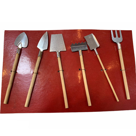 Set 6 attrezzi per contadini ideale come decorazione per presepe natalizio.