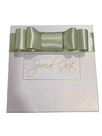 Confezione Regalo Personalizzata con Fiore e Nastro