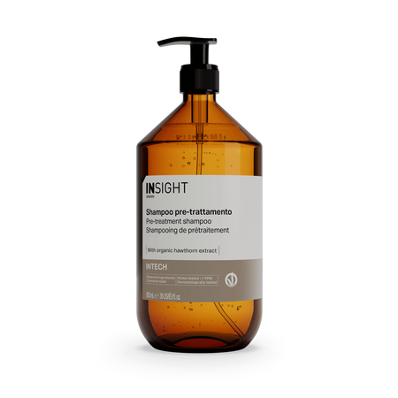 Insight Intech shampoo pre-trattamento 900 ml, permette ai trattamenti successivi di agire con maggiore efficacia.