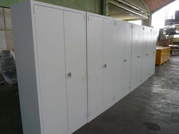 Armadio blindato monoblocco con ante battenti di spessore 12/10 cm. 100x50x200h