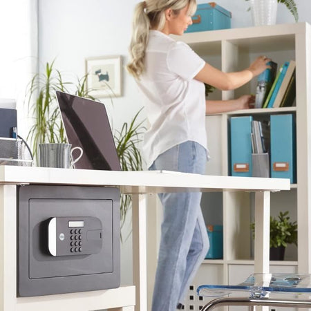 YALE Cassaforte di alta sicurezza con serratura elettronica (certificata SKG), dimensioni domestiche H.25 x L.35 x P.30 cm (18,6 L)
