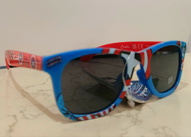 Marvel Occhiali da Sole Kids Massima protezione dai raggi UVA e UVB! Astucci rigidi con fantasie abbinate agli occhiali! captain america