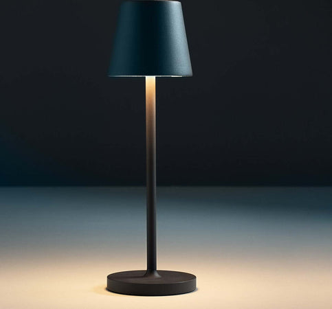 Abat-jour-esterno-batteria-Gea-Led-GLS030-300LM-IP54-antracite-lampada-tavolo-moderna-usb-touch