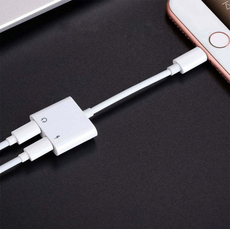 Adattatore-lightning-2-in-1-con-ingresso-per-cuffie-e-caricabatterie-lightning-ricarica-e-ascolto-simultaneamente