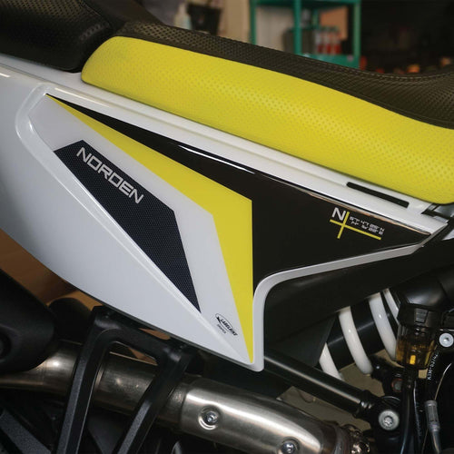 Adesivi-3D-Fianchi-laterali-coda-compatibili-con-Husqvarna-Norden-901