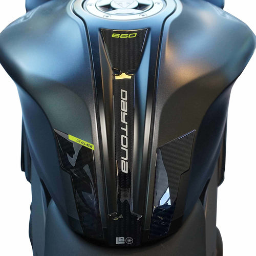 Adesivi-3D-Protezione-Paraserbatoio-compatibili-con-Triumph-Daytona-660-2024
