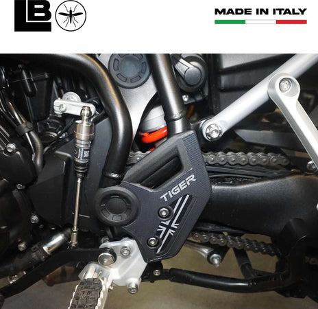 Adesivi-3D-Protezioni-Battitacco-moto-compatibili-con-Triumph-Tiger-900---850