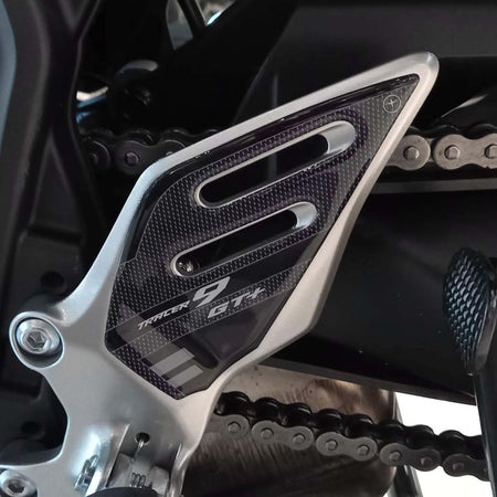 Adesivi-3D-Protezioni-Battitacco-moto-compatibili-con-Yamaha-Tracer-9-GT+
