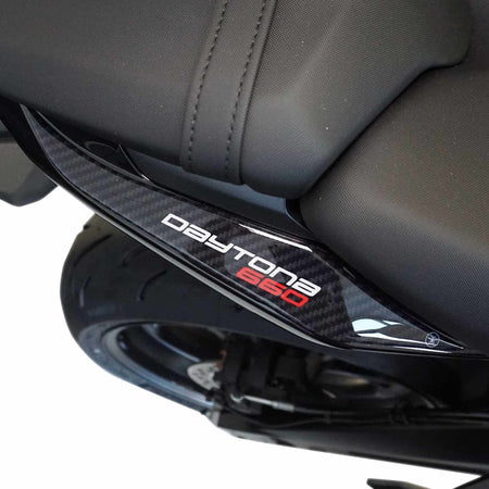 Adesivi-3D-protezioni-Fianchetti-moto-compatibili-con-Triumph-Daytona-660-2024