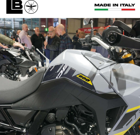 Adesivi-3D-Protezioni-laterali-serbatoio-compatibili-con-Suzuki-V-Strom-800DE