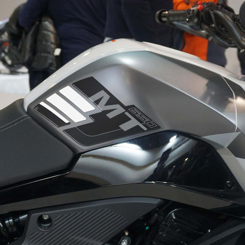 Adesivi-3D-protezioni-laterali-serbatoio-moto-compatibili-con-CFMOTO-650MT