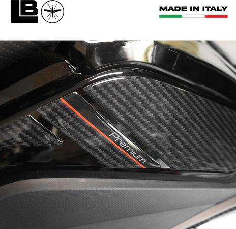 Adesivi-3D-Protezioni-laterali-sportello-compatibili-con-Kymco-Ak550-Premium