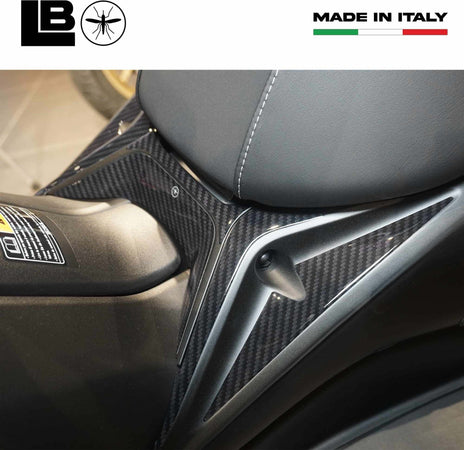 Adesivi-3D-Protezioni-Pedana-centrale-compatibili-con-Yamaha-Xmax-125-300-2023
