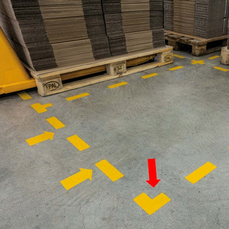 Adesivi da terra - forma a L - 10x10 cm - Durable - conf. 10 pezzi Fai da te/Sicurezza e protezione/Attrezzature per sicurezza sul lavoro/Segnaletica antinfortunistica Eurocartuccia - Pavullo, Commerciovirtuoso.it