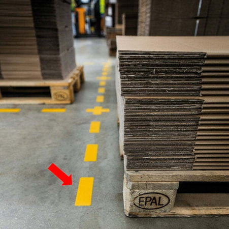 Adesivi da terra - Striscia - 10x15 cm - Durable - conf. 10 pezzi Fai da te/Sicurezza e protezione/Attrezzature per sicurezza sul lavoro/Segnaletica antinfortunistica Eurocartuccia - Pavullo, Commerciovirtuoso.it