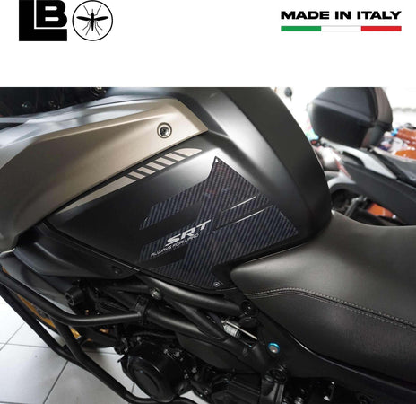 Adesivi-Protezioni-laterali-serbatoio-moto-compatibili-con-QJ-Motor-SRT-800-SX