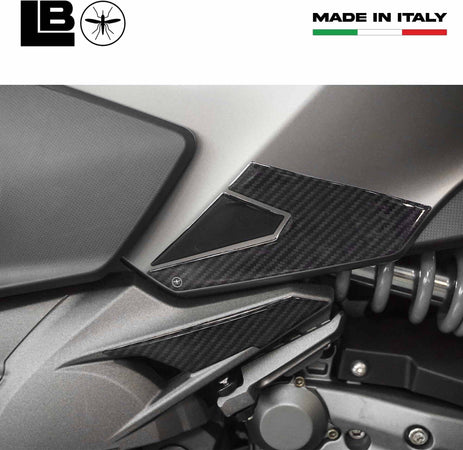 Adesivi-Protezioni-poggiapiedi-posteriori-compatibili-con-Kymco-Ak550-Premium