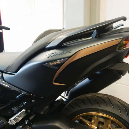 Adesivi-resinati-3D-paraspigoli-codone-scooter-compatibili-con-Yamaha-Tmax-2022-2024