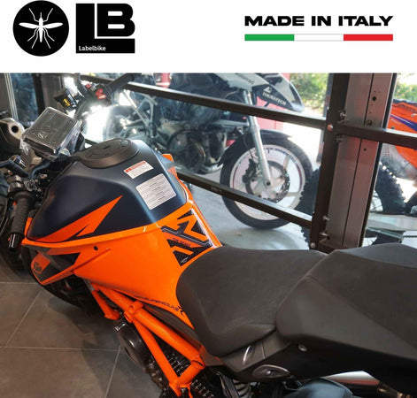 Adesivo-3D-Paraserbatoio-BASSO-compatibile-con-moto-KTM-1290-Super-Duke-R-2021