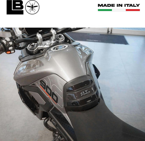 Adesivo-3D-Paraserbatoio-BASSO-compatibile-con-moto-Triumph-Tiger-900-GT-PRO
