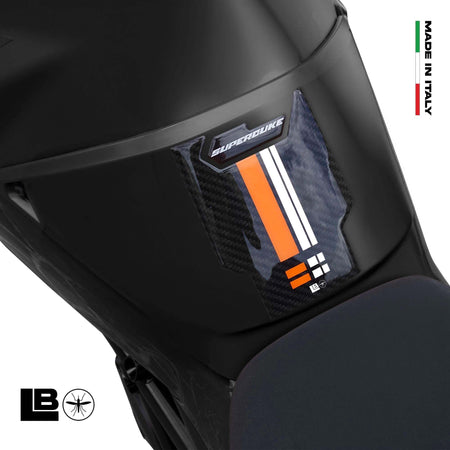 Adesivo-3D-Paraserbatoio-BASSO-moto-compatibile-con-KTM-1390-Super-Duke-R-2024