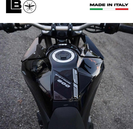 Adesivo-3D-Paraserbatoio-protezione-moto-compatibili-con-Suzuki-V-Strom-800SE