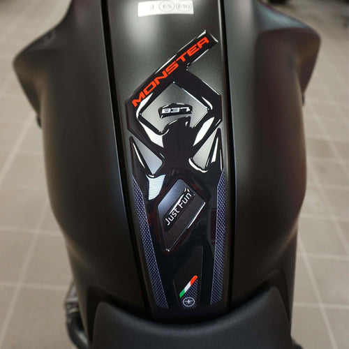 Adesivo-3D-Protezione-paraserbatoio-compatibile-con-Ducati-Monster-937-2021