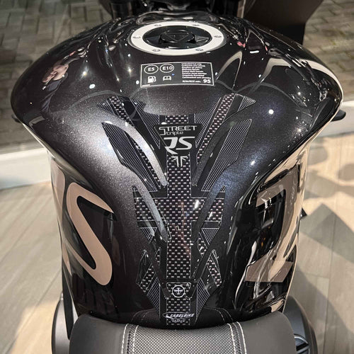 Adesivo-Paraserbatoio-moto-compatibile-con-Triumph-Street-Triple-RS-2017-2023