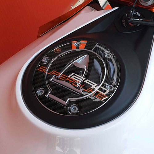 Adesivo-protezione-tappo-serbatoio-moto-compatibile-con-KTM-1290-Super-Duke-GT