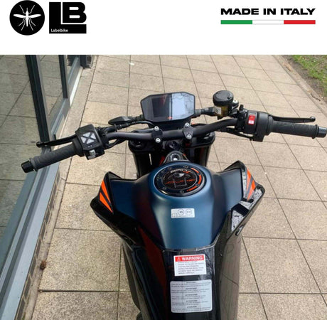 Adesivo-protezione-tappo-serbatoio-moto-compatibile-con-KTM-890-Duke-R-2022-23