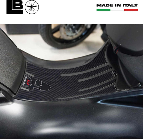 Adesivo-resin-3D-protezione-pedana-compatibile-con-Kymco-Xciting-VS-400-2023-24