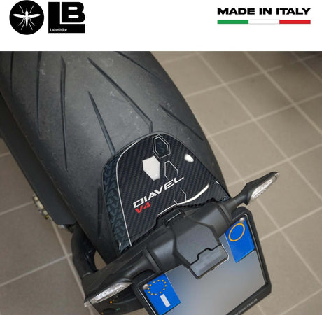 Adesivo-resinato-3D-Protezione-Targa-moto-compatibile-con-Ducati-Diavel-v4-2023