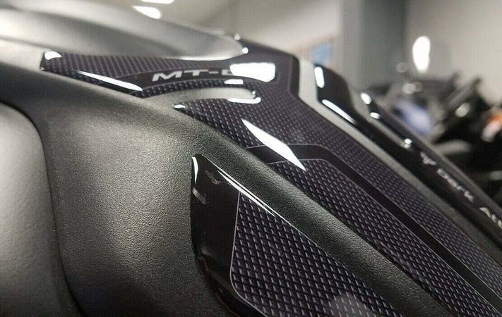Adesivo-serbatoio-in-resina-gel-3D-per-moto-compatibile-Yamaha-MT-07-dal-2021