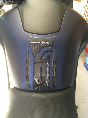 Adesivo-serbatoio-moto-in-resina-gel-3D-compatibile-Yamaha-Tracer-700-dal-2020