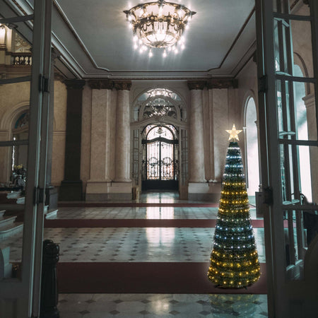Albero di Natale conico in PVC con gocce di luce pixel led per decorazioni natalizie Casa e cucina/Decorazioni per interni/Addobbi e decorazioni per ricorrenze/Decorazioni natalizie/Alberi di natale artificiali MagiediNatale.it - Altamura, Commerciovirtuoso.it