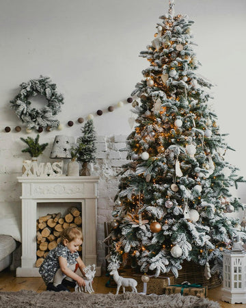 Albero di Natale innevato "Oslo" con big led in PE + PVC + Flock