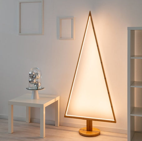 Albero triangolare luminoso con led bianco caldo e base in legno Casa e cucina/Decorazioni per interni/Addobbi e decorazioni per ricorrenze/Decorazioni natalizie/Luci natalizie/Catene luminose per esterni MagiediNatale.it - Altamura, Commerciovirtuoso.it
