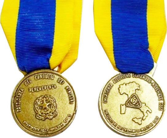 Alluvione Del Po - Nastro / Nastrino / Medaglia Sport e tempo libero/Accessori/Trofei medaglie e premi/Medaglie Il Distintivo - Pesaro, Commerciovirtuoso.it