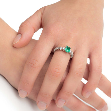 Anello Donna Bibigi' An0155bs Con Smeraldo Centrale