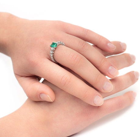 Anello Donna Bibigi' An0155bs Con Smeraldo Centrale