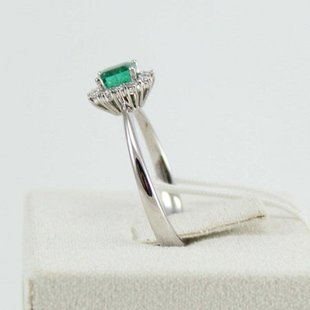 Anello donna classico Mirco Visconti in oro bianco con smeraldo ottagonale e diamanti