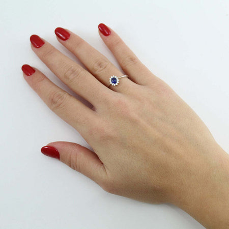 Anello donna princess Mirco Visconti in oro bianco zaffiro e diamanti.