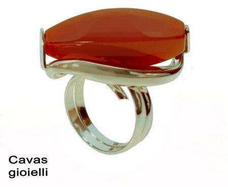 Anello in argento con grande corniola rettangolare