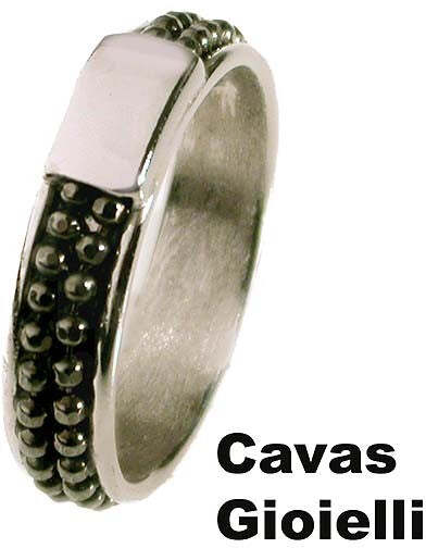 Anello,fascetta in argento con inserto di catena nera