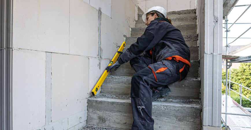 Livella leggera in acciaio a due fiale verniciata con polvere elettrostatica