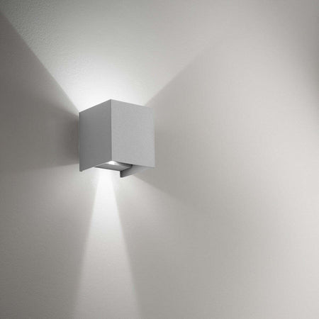 Applique-alluminio-Gea-Led-HENK-Q-GES862N-LED-IP54-4000°K-fascio-regolabile-lampada-parete-biemissione-moderna-cubo-esterno