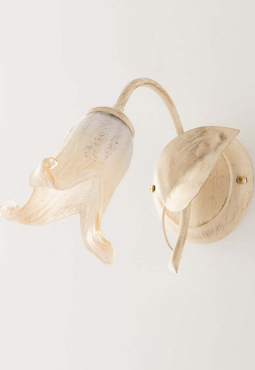 Applique-Classico-1-Luce-Foglie-in-Ferro-Battuto-Vetro-Avorio-e-Oro-Serie-Limone