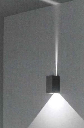 Applique-esterno-Pan-International-WIN-UP-DOWN-LED-IP54-lampada-parete-giardino